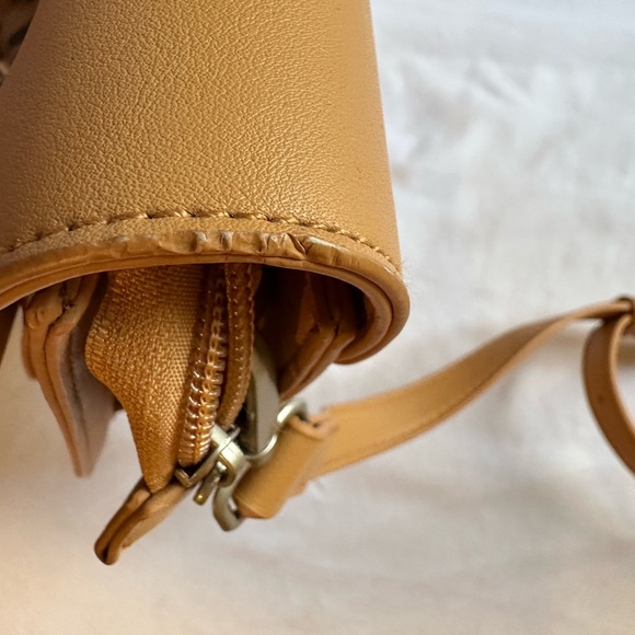 Pixi Mood Vegan Leather Crossbody Bag with Flap Closure - Picture 10 of 10